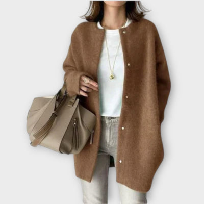 Valerie - Chic and Stylish Cardigan