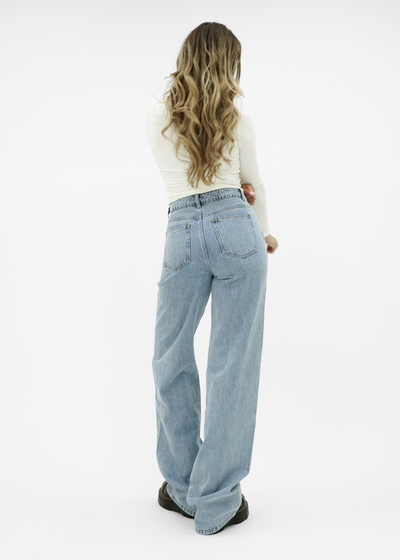 Högmidjade jeans med extra vida ben i klassisk blå (lång modell)