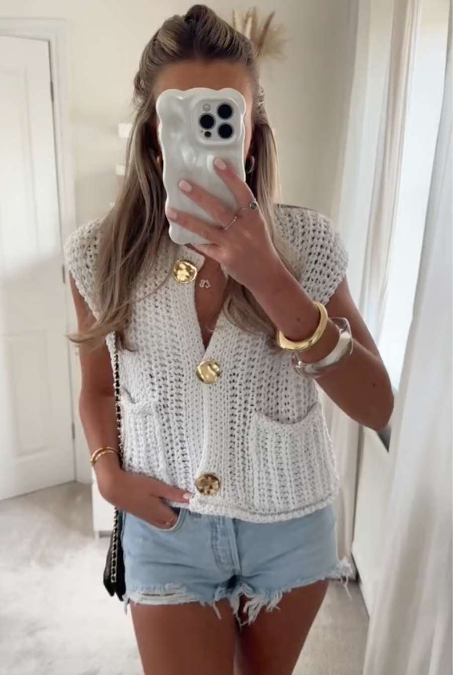 Bo | Stickad Väst i Stil