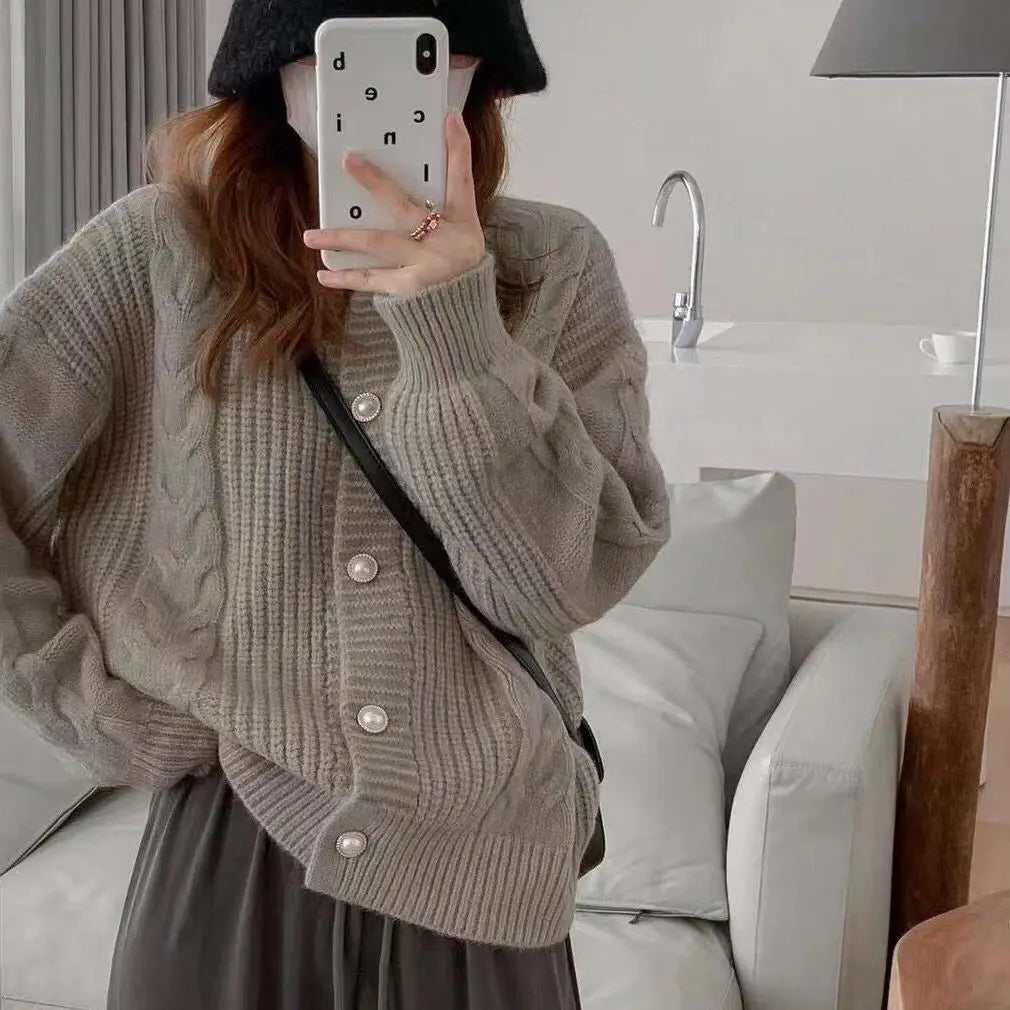 Sarah - Elegant Soft Cardigan