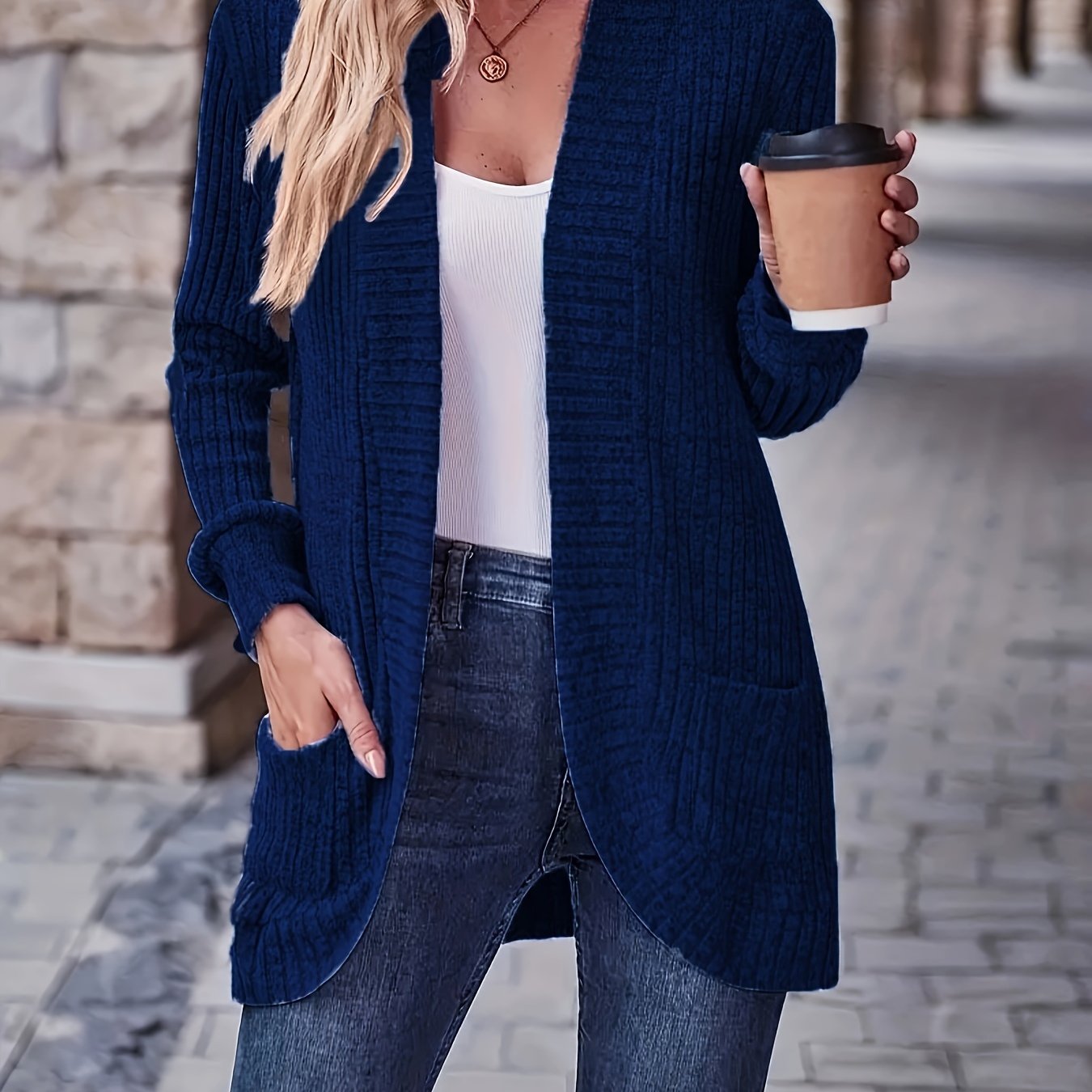 Valmai - Chic Cardigan